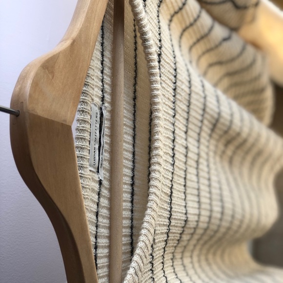 Urban Outfitters Sweater - Picture 5 of 7